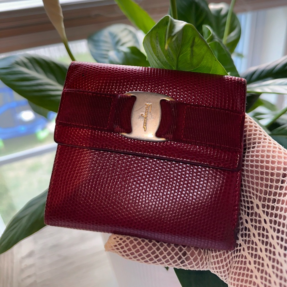 Kisslock Salvatore Ferragamo dark red bifold wallet w/ COA